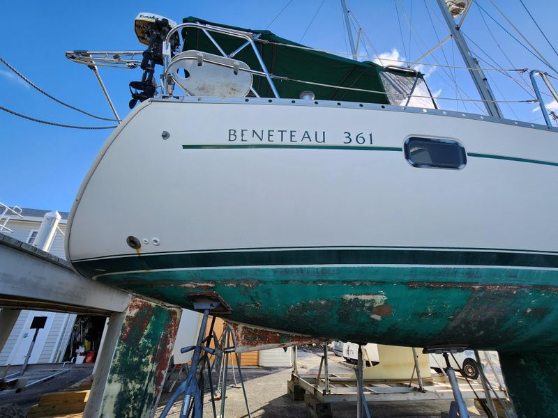 2000 Beneteau 361