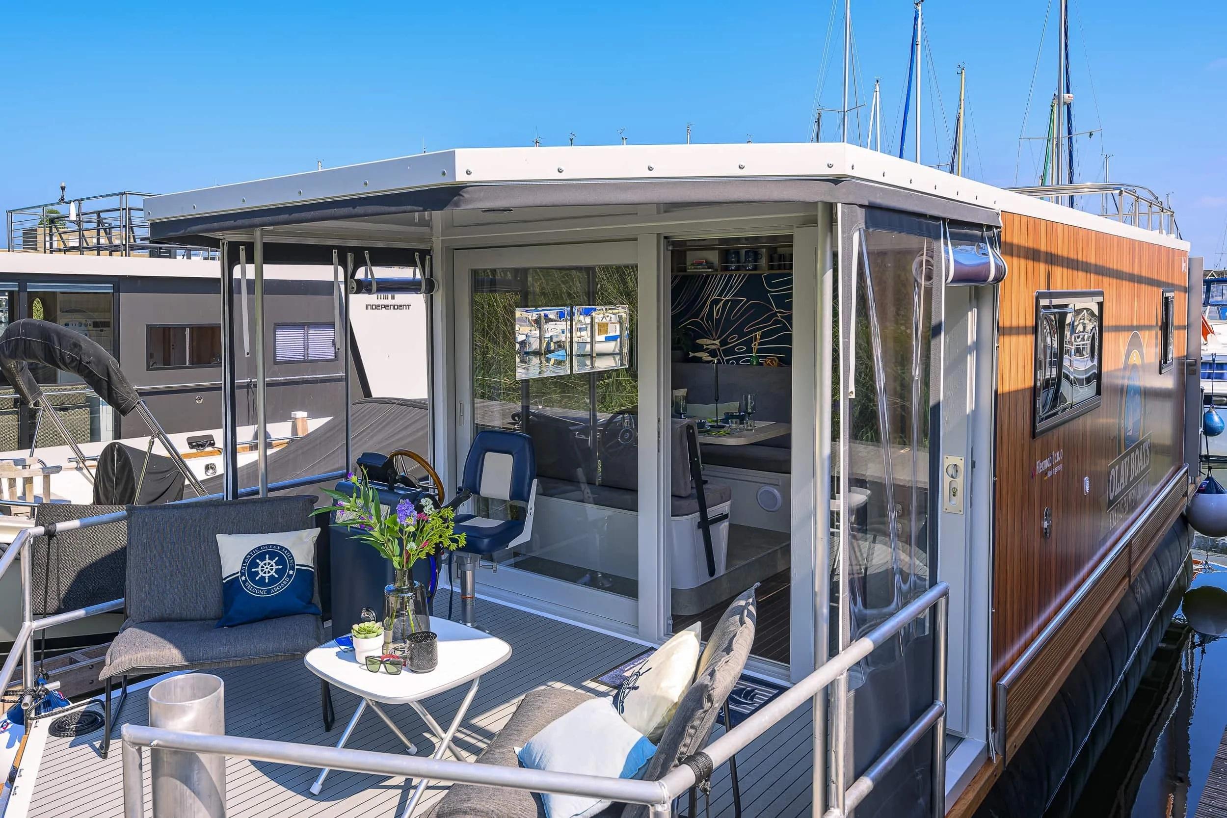 2024 Flexmobil Houseboat Insula