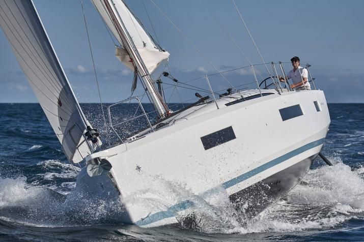 2022 Jeanneau 43 