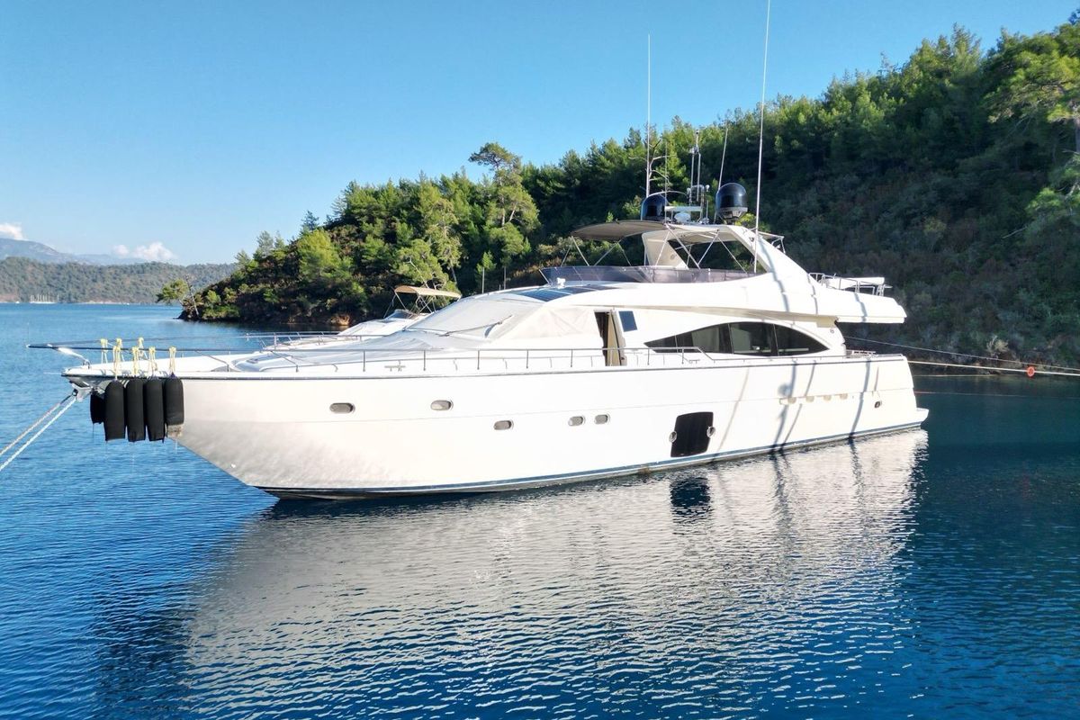 2008 Ferretti Yachts 83 