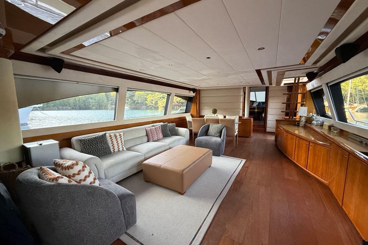 2008 Ferretti Yachts 83 