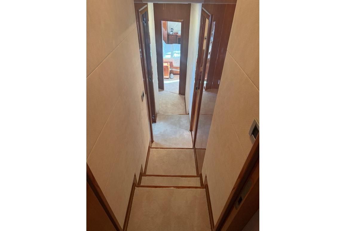 2008 Ferretti Yachts 83 