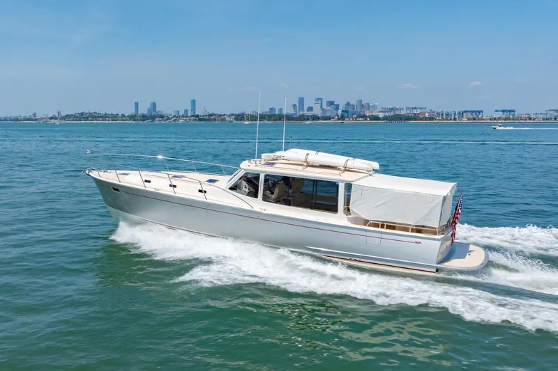 Lola Yacht Photos Pics Port Bimini Curtains Down 30knts