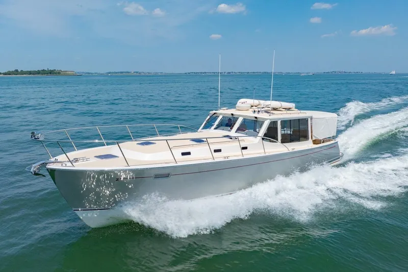 Lola Yacht Photos Pics Port Bow Underway 30knts