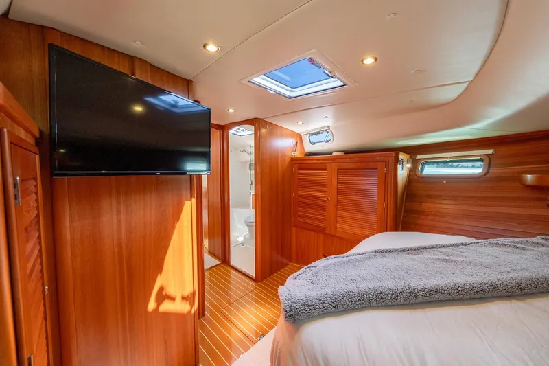 Lola Yacht Photos Pics Master Starboard View