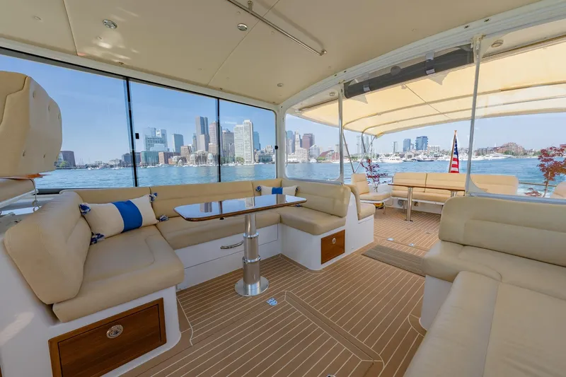 Lola Yacht Photos Pics Starboard Upper Salon Settee