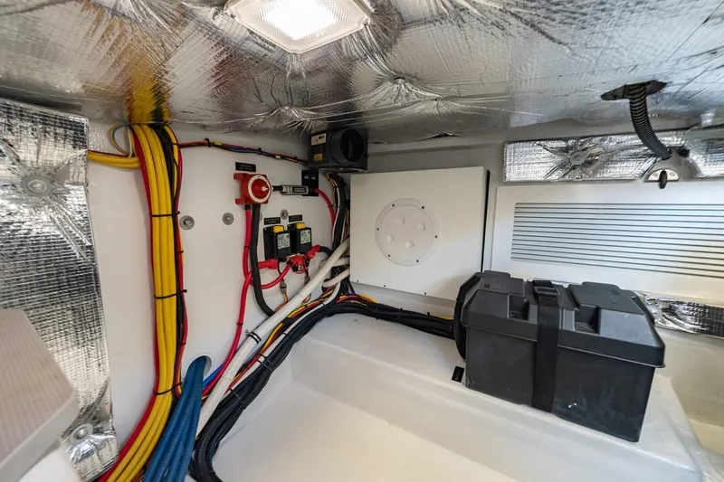 Lola Yacht Photos Pics Engine Room