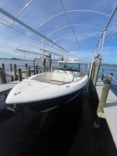  Yacht Photos Pics 2023-TIARA-YACHTS-43-LS