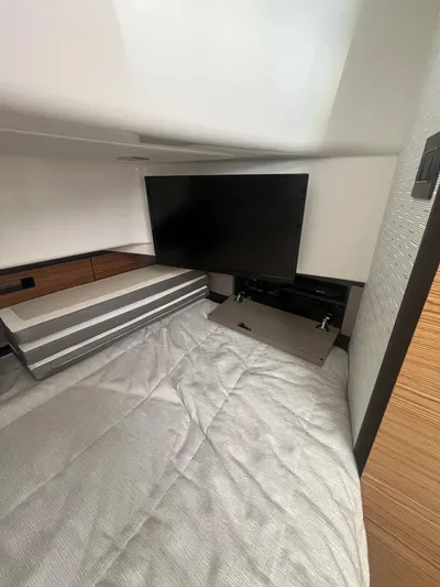  Yacht Photos Pics 2023-TIARA-YACHTS-43-LS