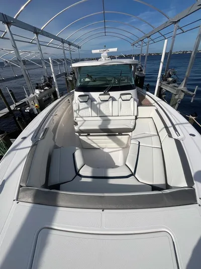  Yacht Photos Pics 2023-TIARA-YACHTS-43-LS