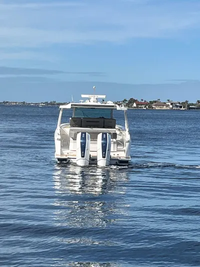  Yacht Photos Pics 2023-TIARA-YACHTS-43-LS