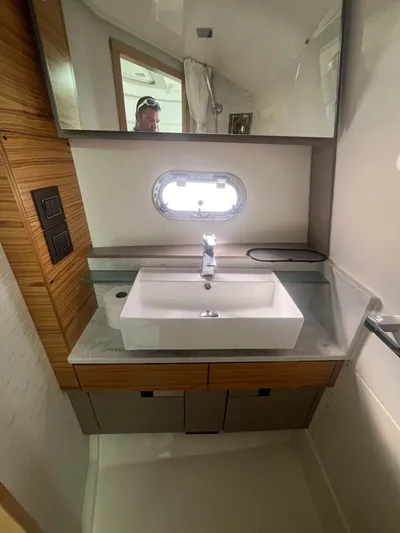  Yacht Photos Pics 2023-TIARA-YACHTS-43-LS