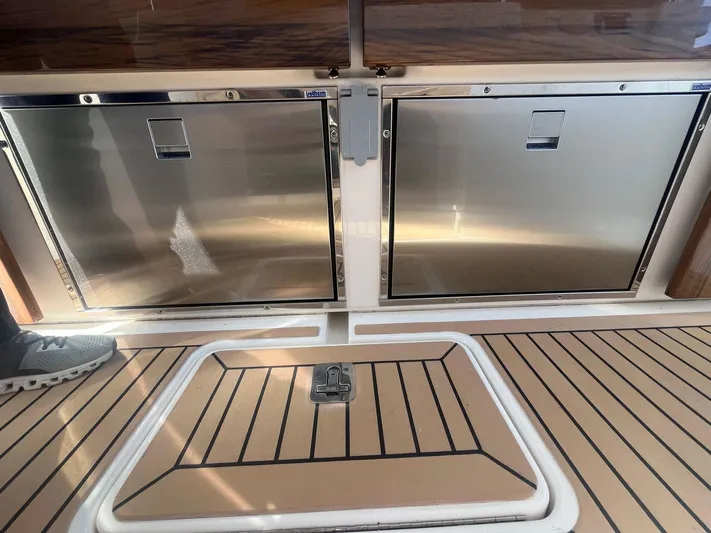  Yacht Photos Pics 2023-TIARA-YACHTS-43-LS