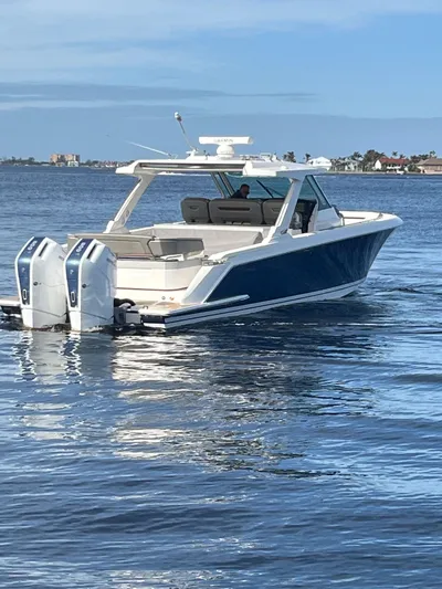  Yacht Photos Pics 2023-TIARA-YACHTS-43-LS