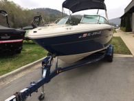2004 Sea Ray 220 Select