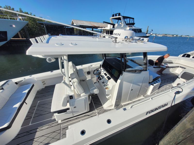2023 Fountain 38 CC