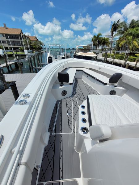 2023 Fountain 38 CC