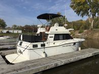 1986 Carver 3207 Aft Cabin