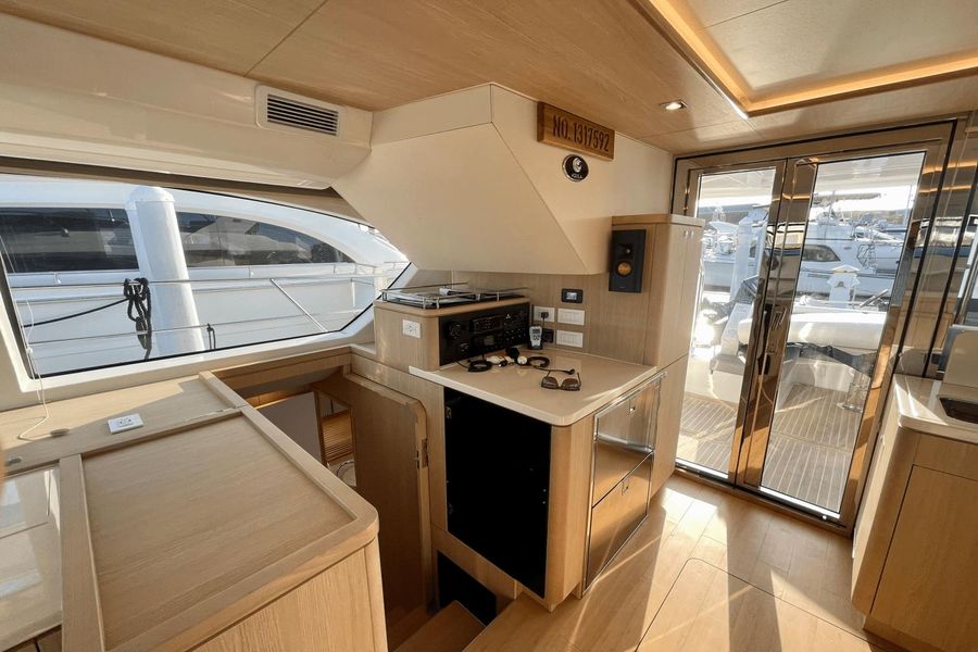 2021 Aquila 44