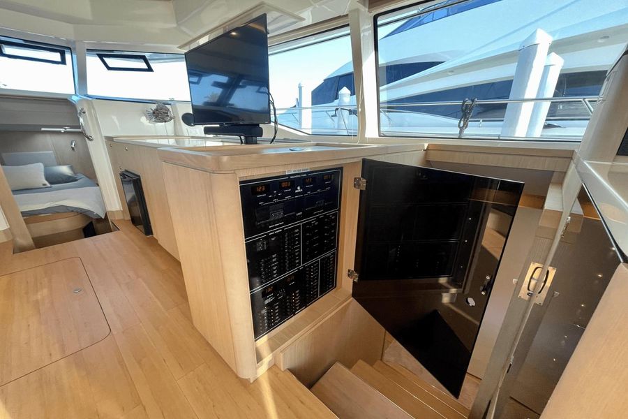 2021 Aquila 44
