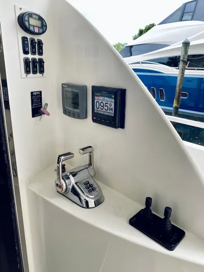 Title Wave Yacht Photos Pics 