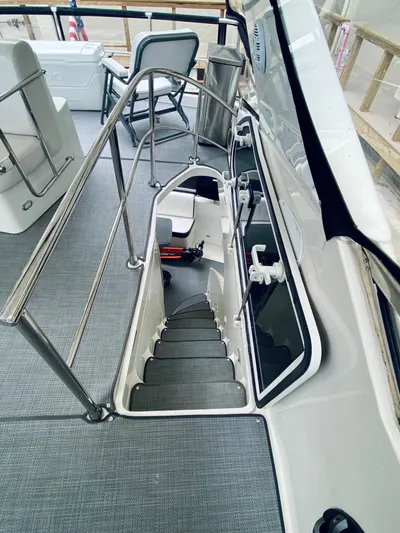 Title Wave Yacht Photos Pics 