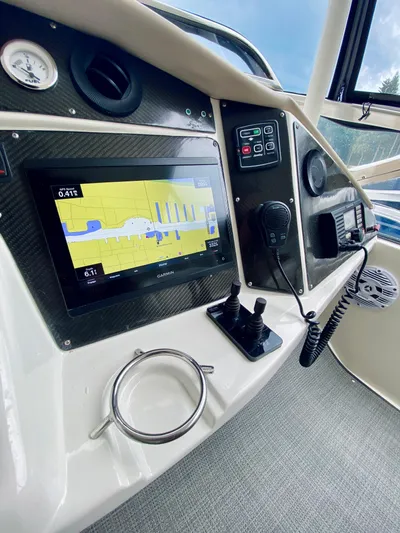 Title Wave Yacht Photos Pics 