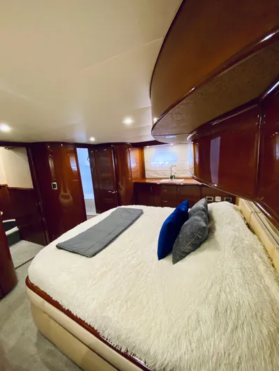 Title Wave Yacht Photos Pics 