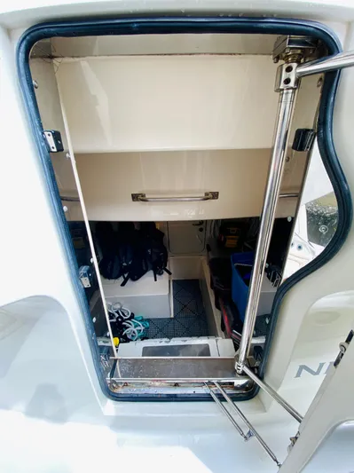 Title Wave Yacht Photos Pics 