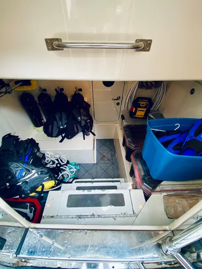 Title Wave Yacht Photos Pics 