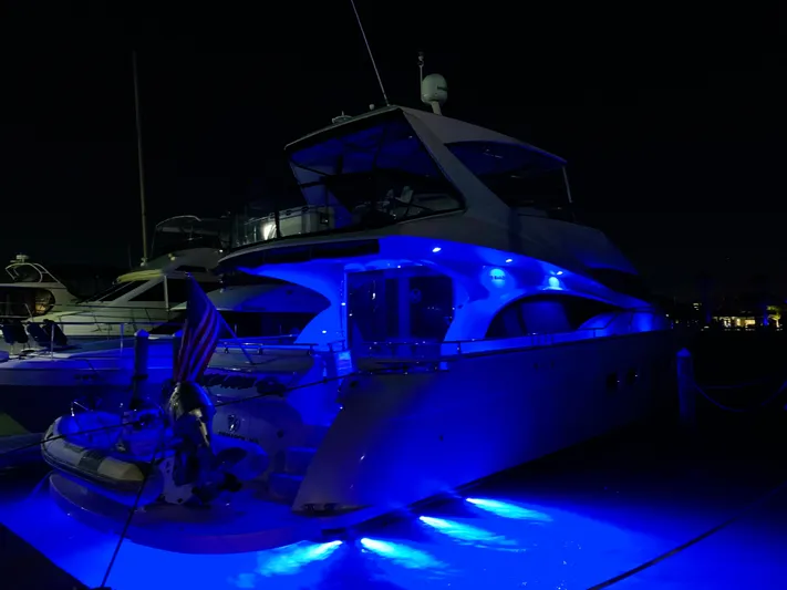 Title Wave Yacht Photos Pics 