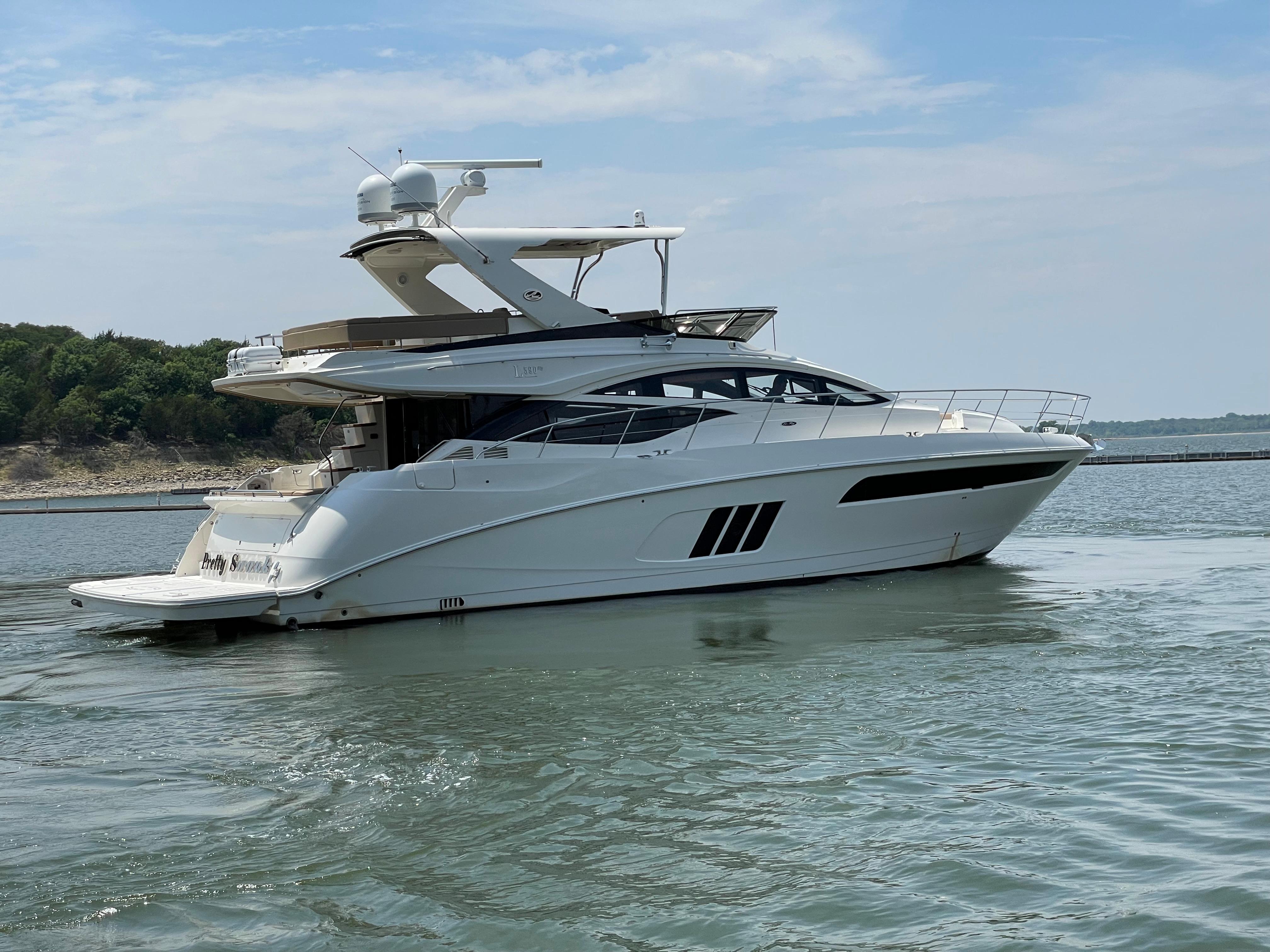 2017 Sea Ray L590 Fly Motor Yachts for sale - YachtWorld
