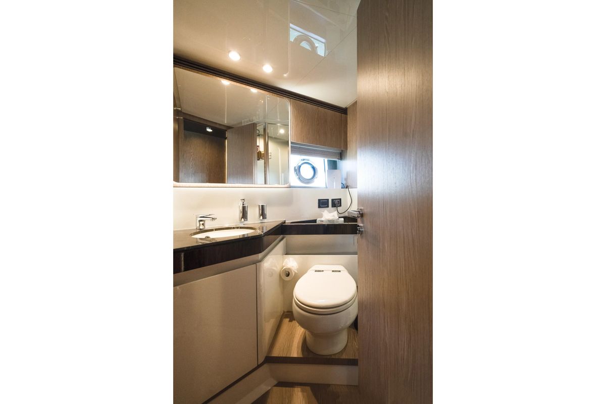 2019 Azimut 71 