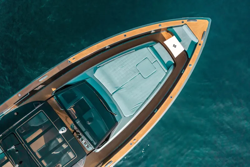  Yacht Photos Pics Top view of 2021 Pardo Yachts 50 on clear blue water.