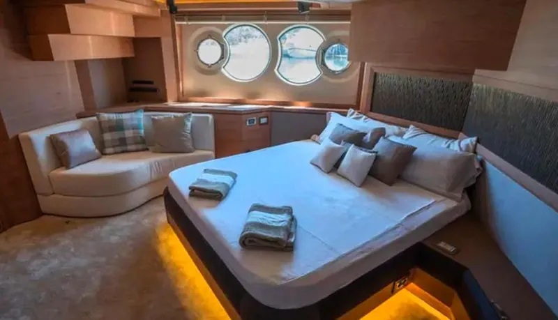 Manila Yacht Photos Pics Aft Master Stateroom