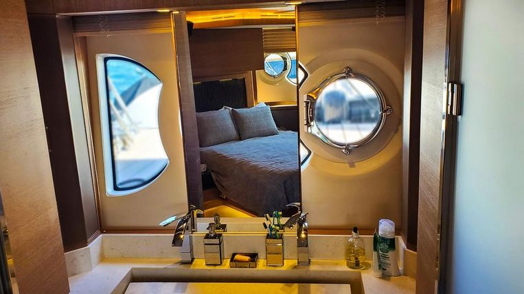 2014-76-monte-carlo-yachts-mcy-76