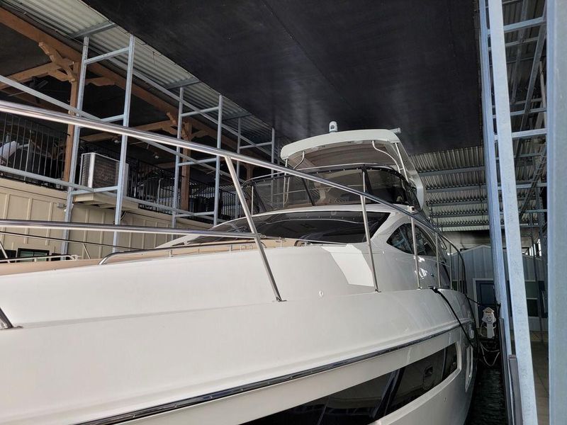2017 Sea Ray L590 Fly