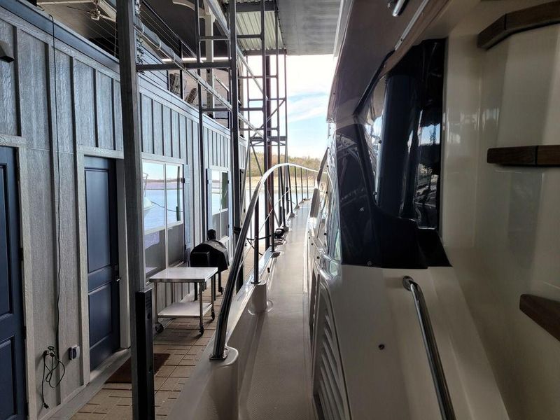 2017 Sea Ray L590 Fly