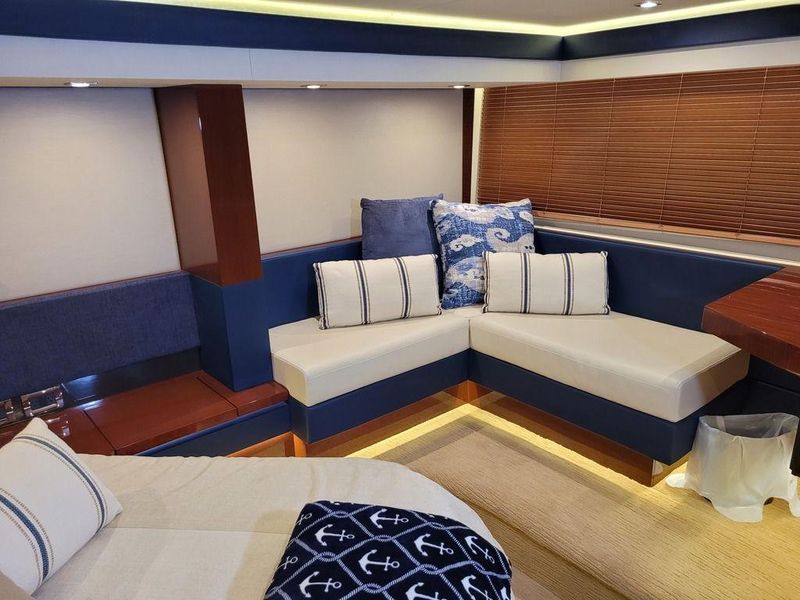 2017 Sea Ray L590 Fly
