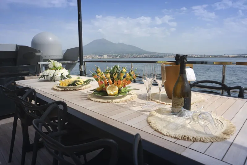 Sherpa 80 Xl Yacht Photos Pics 