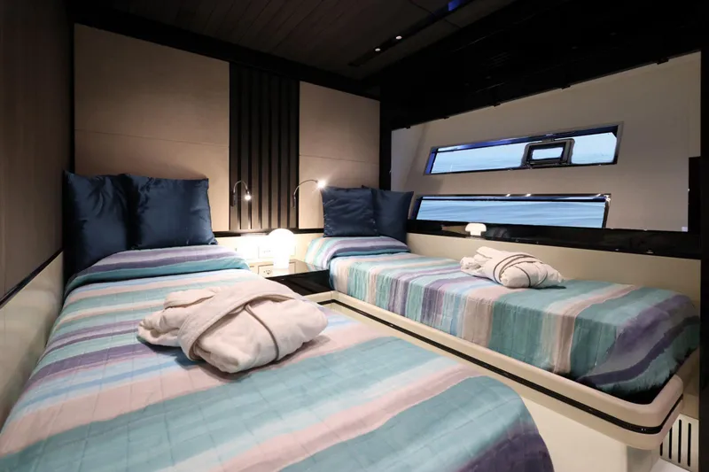 Sherpa 80 Xl Yacht Photos Pics 