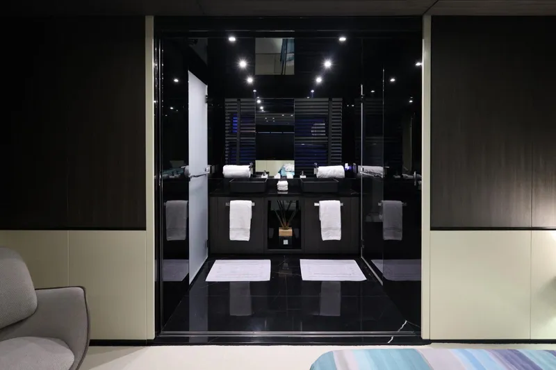 Sherpa 80 Xl Yacht Photos Pics 