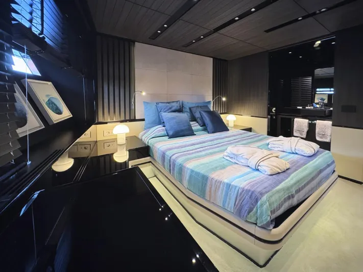 Sherpa 80 Xl Yacht Photos Pics 