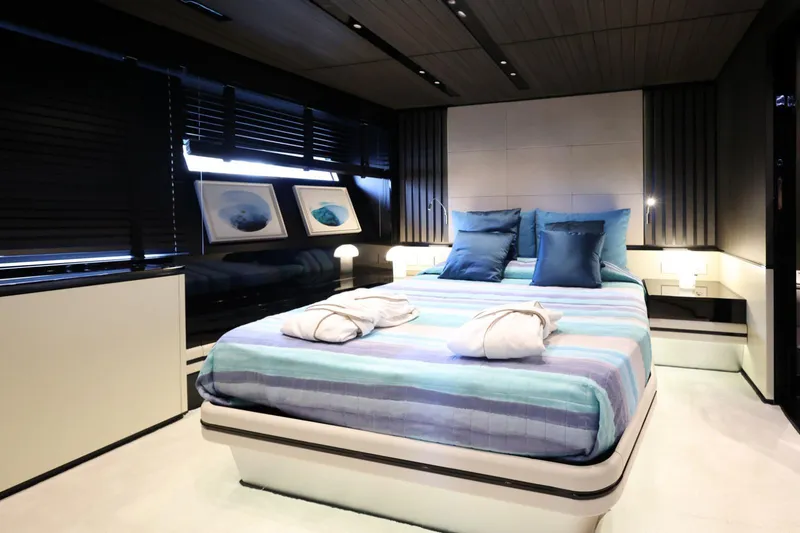 Sherpa 80 Xl Yacht Photos Pics 