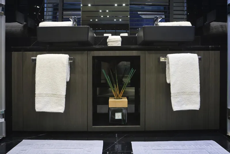 Sherpa 80 Xl Yacht Photos Pics 