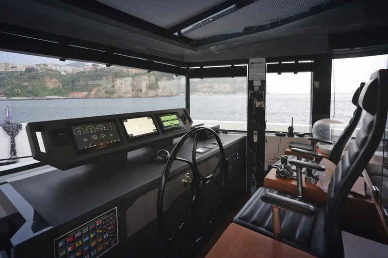 Sherpa 80 Xl Yacht Photos Pics 