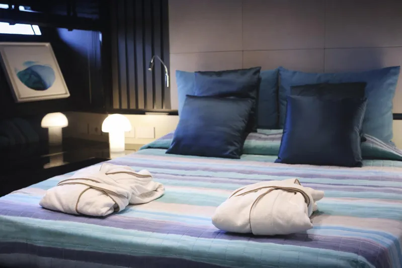 Sherpa 80 Xl Yacht Photos Pics 