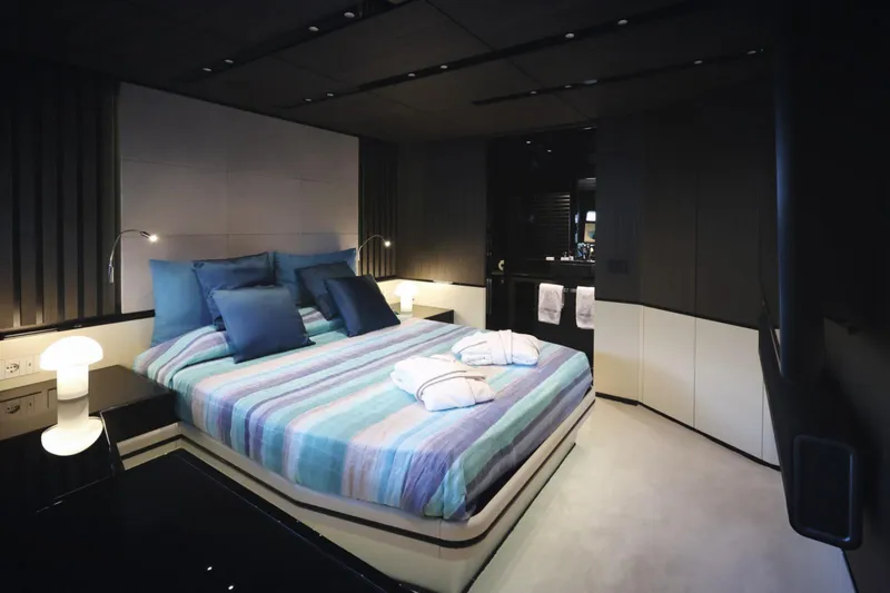 Sherpa 80 Xl Yacht Photos Pics 