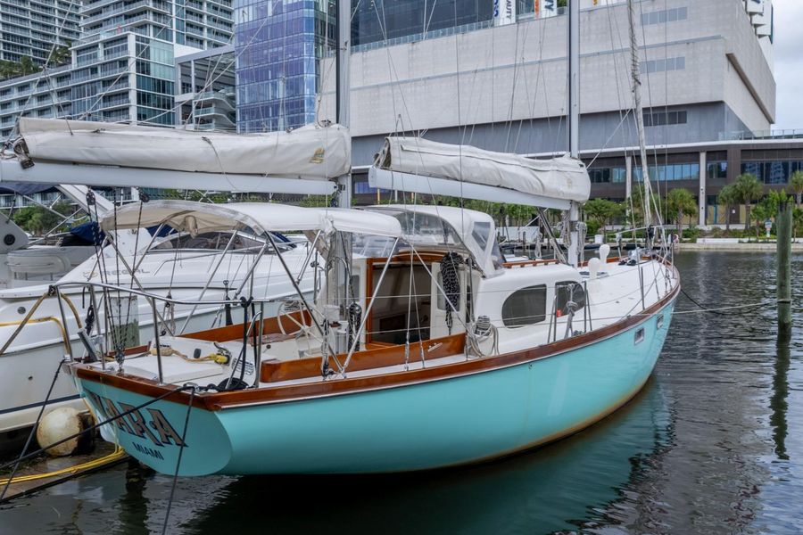 1965 Pearson Countess 44