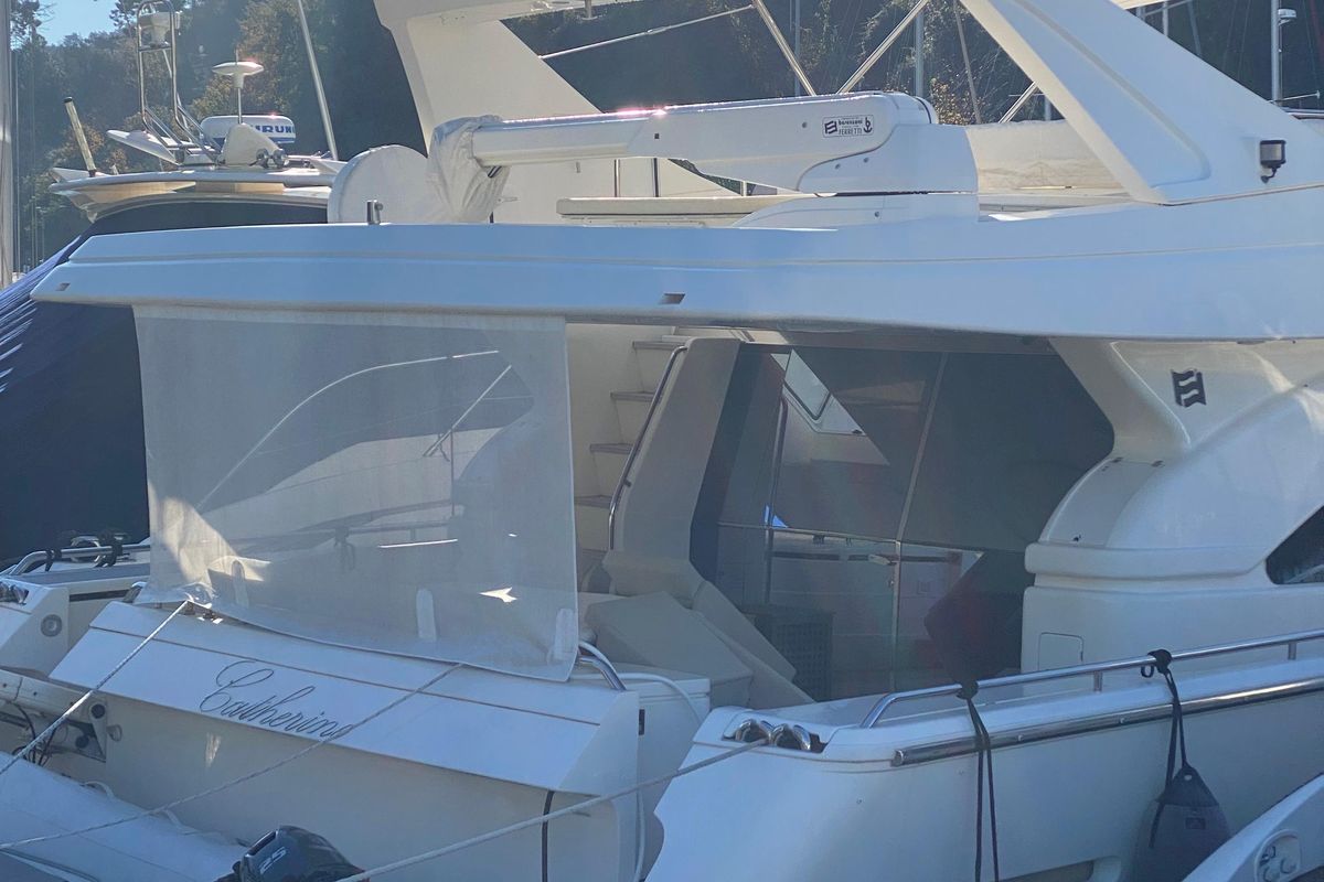2002 Ferretti Yachts 69 
